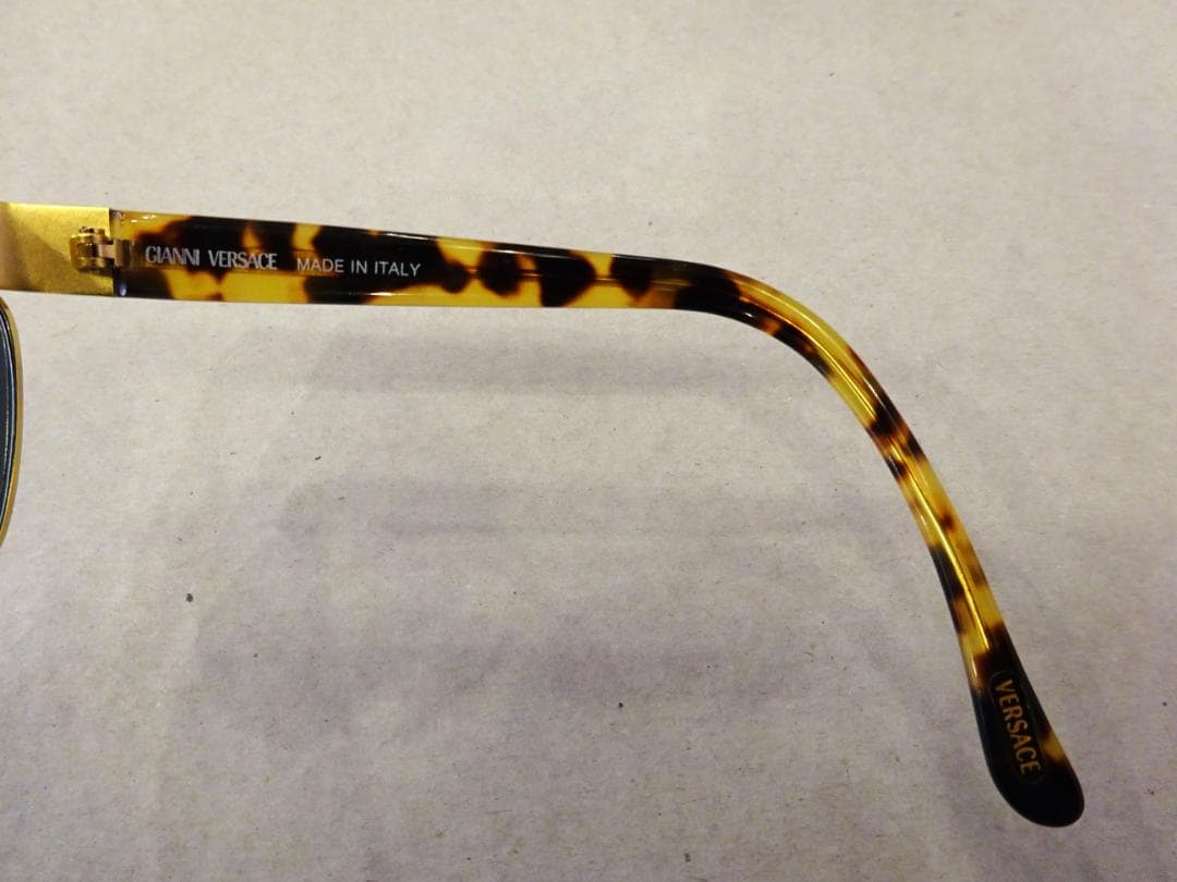 ☆希少☆ ジャンニヴェルサーチ サングラス　MOD.S 82 COL.28L