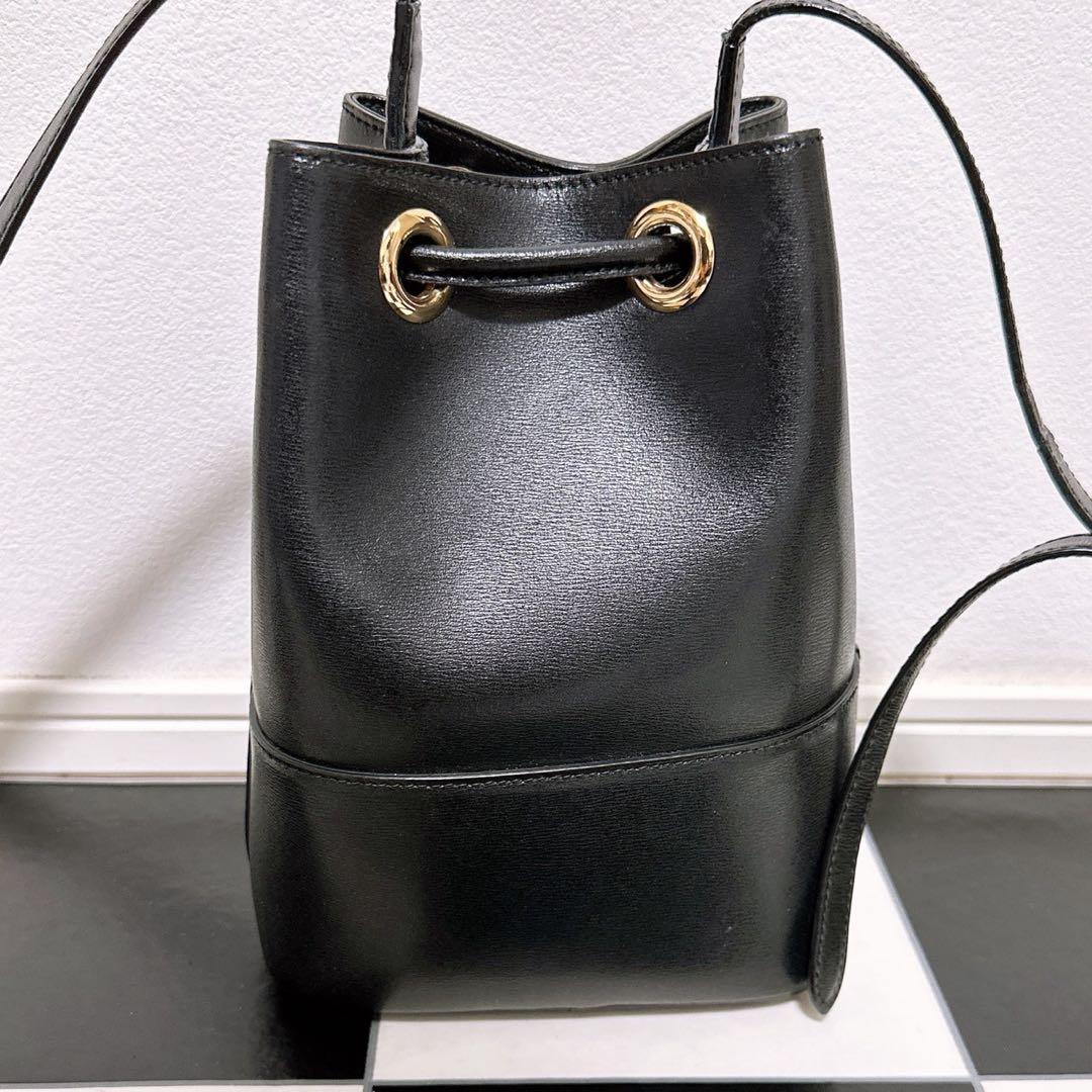 《格安》Ferragamo(フェラガモ)ショルダーバッグ