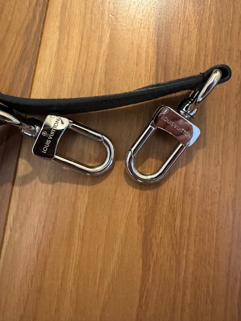 ルイヴィトン タイガ レザー バッグ ストラップ ブラック シルバー ベルト