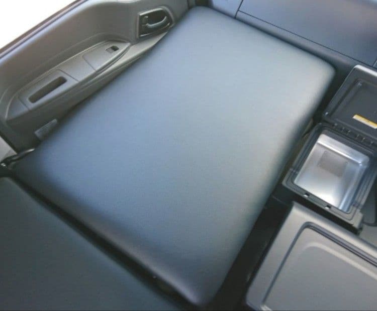 【新品】20ファイブスターギガ★フラット助手席 ブラックレザー★支柱キット付