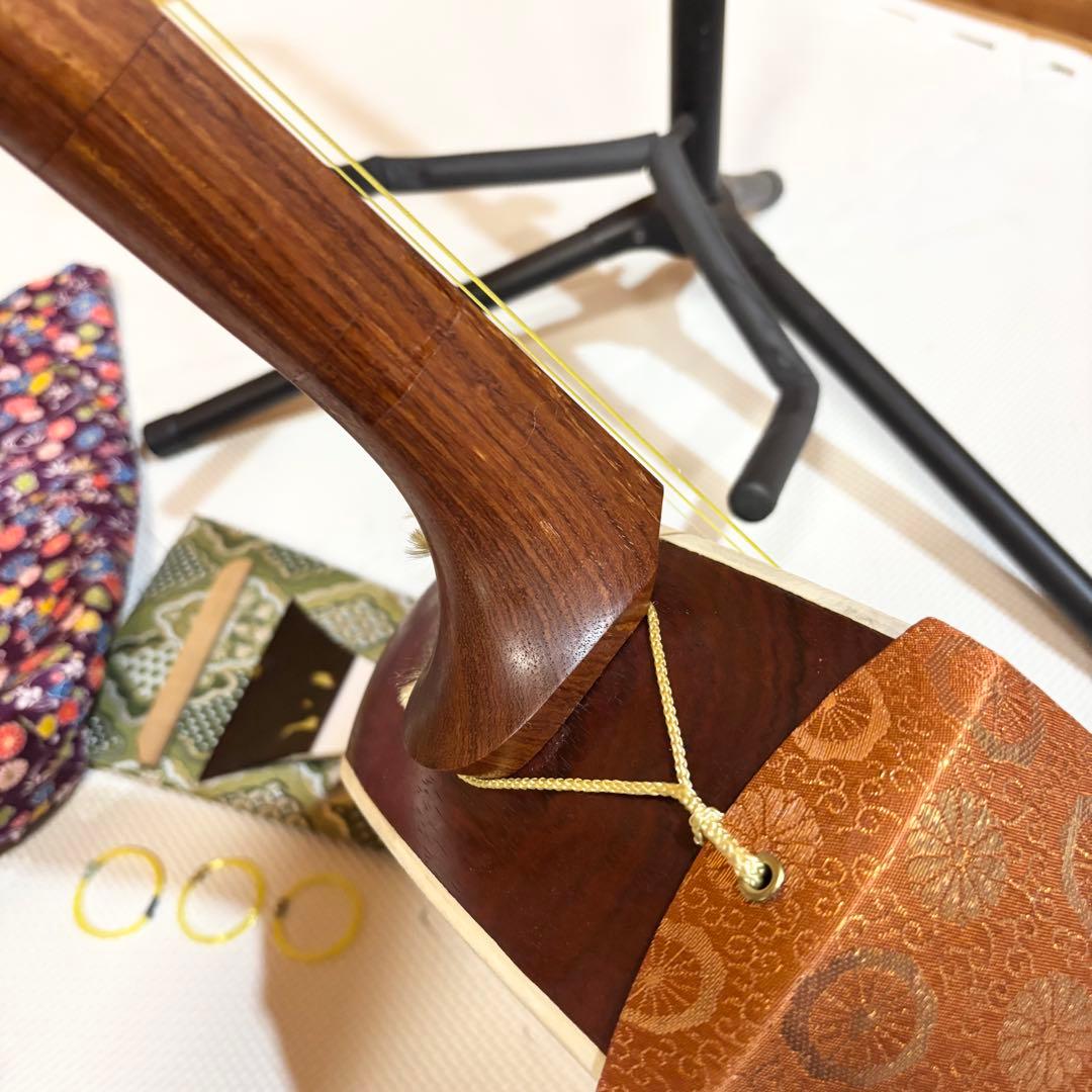 三味線 中棹 丸内胴 山サワリ 鼈甲バチ 犬皮