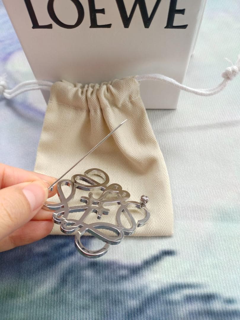 箱付き！ブローチ　◆=毎日発送=シルバー