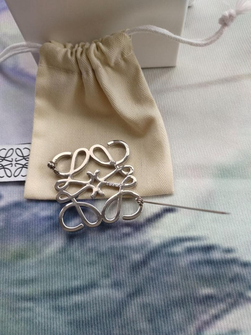 箱付き！ブローチ　◆=毎日発送=シルバー