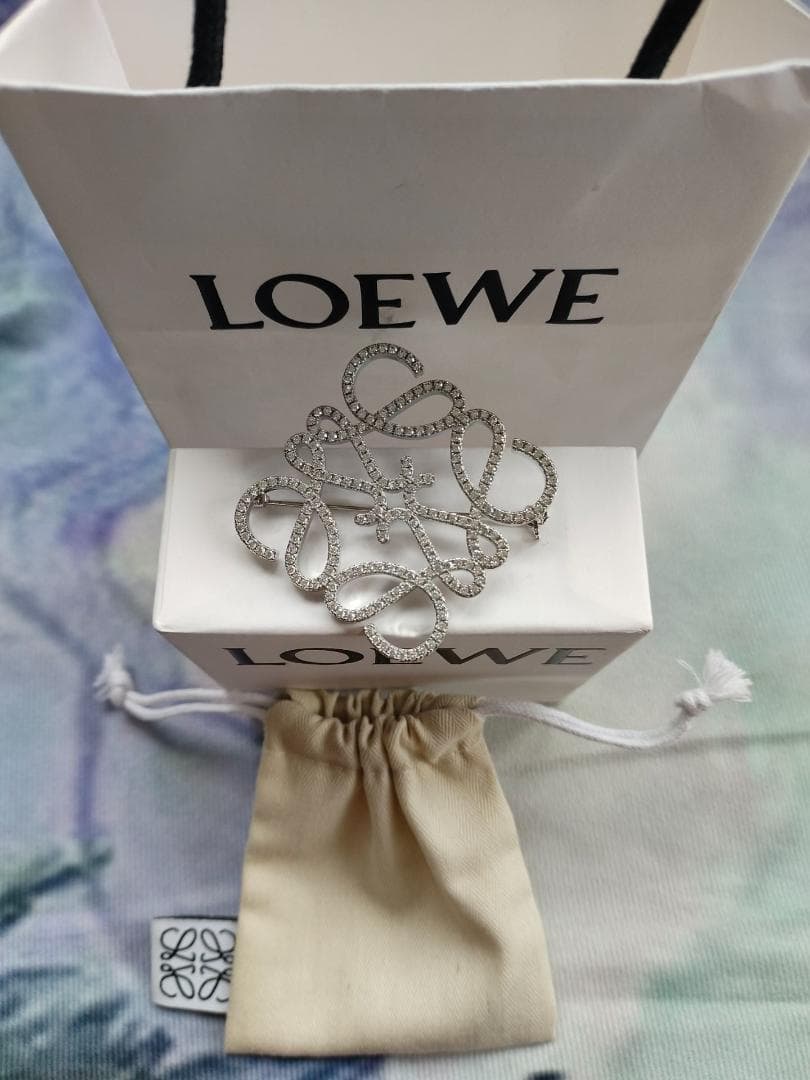 箱付き！ブローチ　◆=毎日発送=シルバー