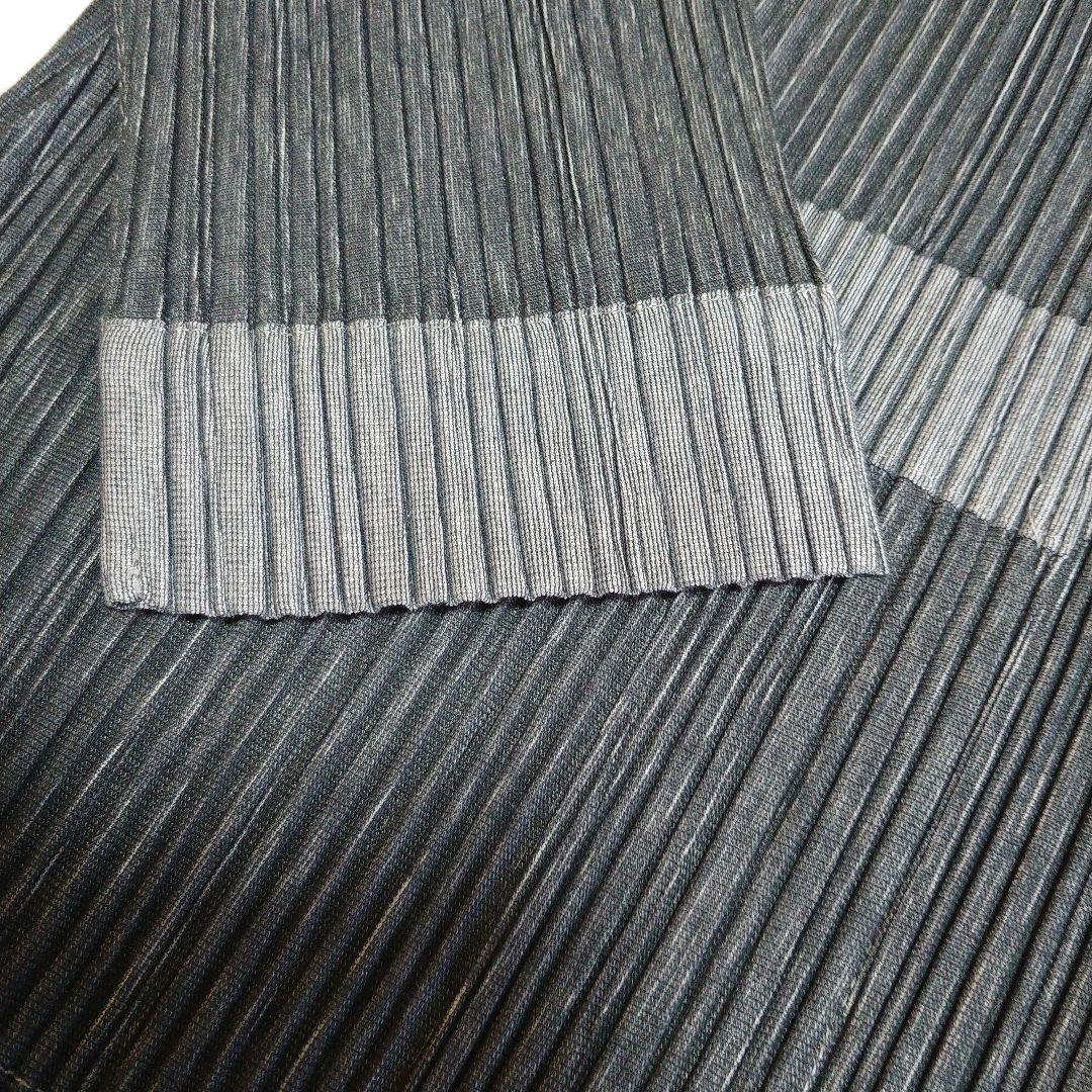 プリーツプリーズ　ジャケット　 黒又はチャコールグレーとグレー