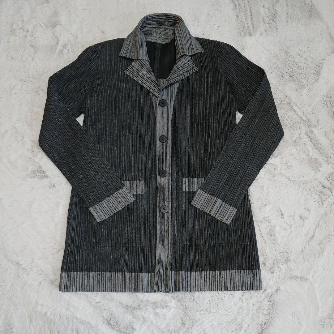 プリーツプリーズ　ジャケット　 黒又はチャコールグレーとグレー