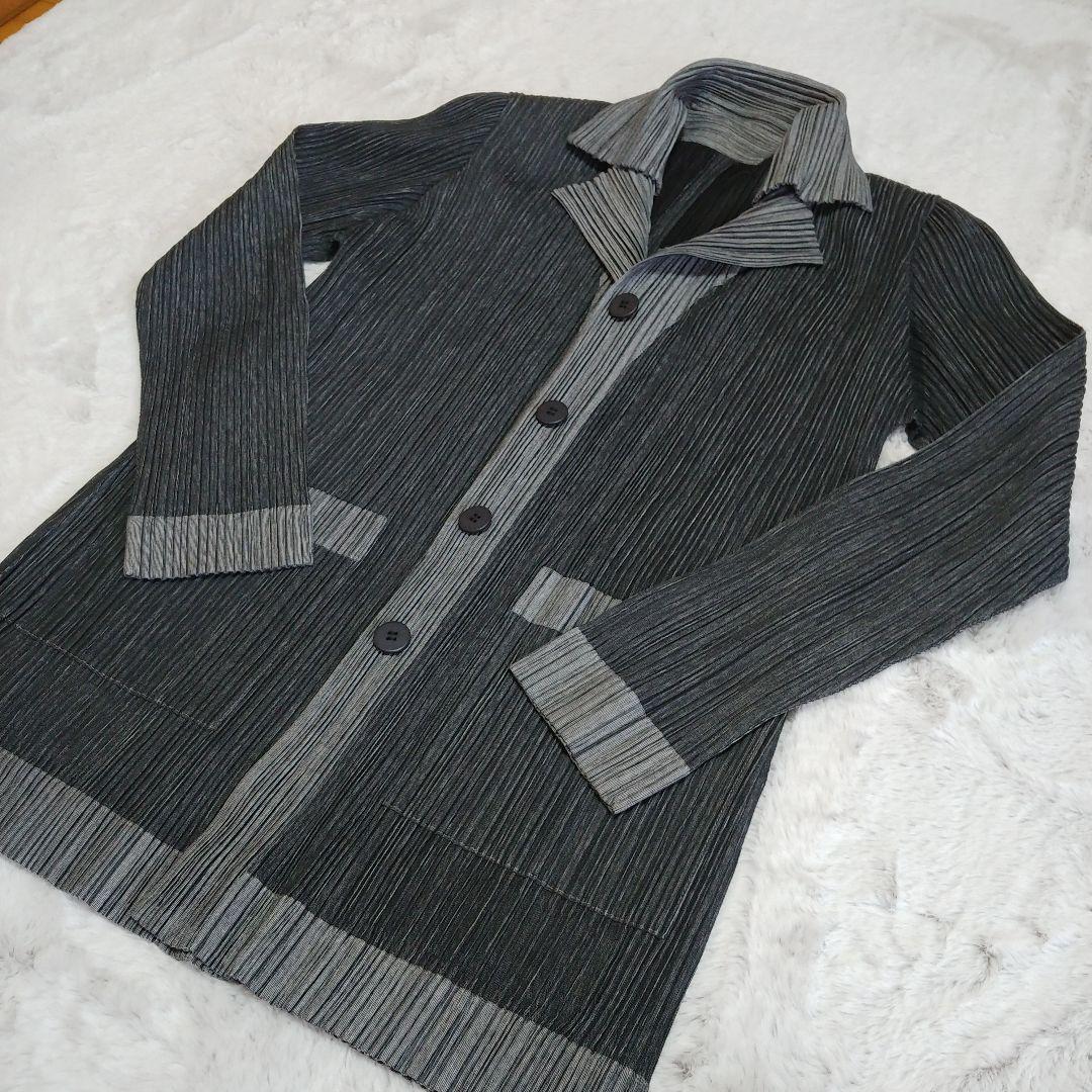 プリーツプリーズ　ジャケット　 黒又はチャコールグレーとグレー