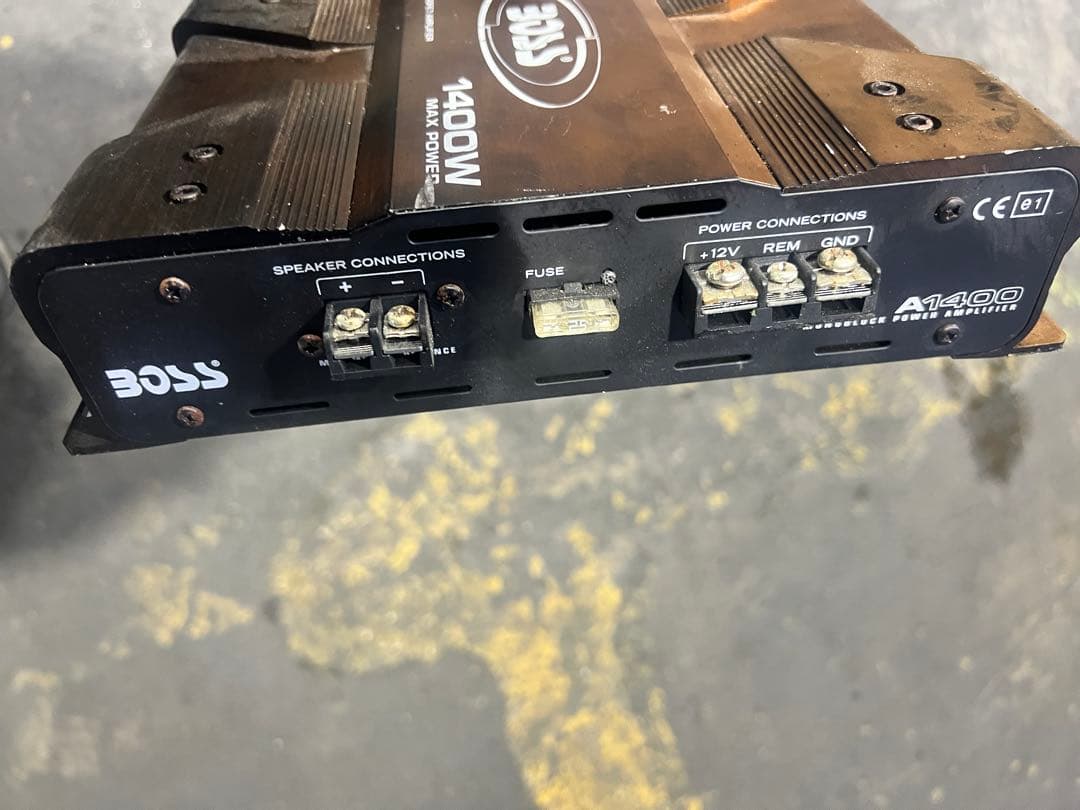 BOSS 1400W モノブロック サブウーファー アンプ 動作未確認 ジャンク