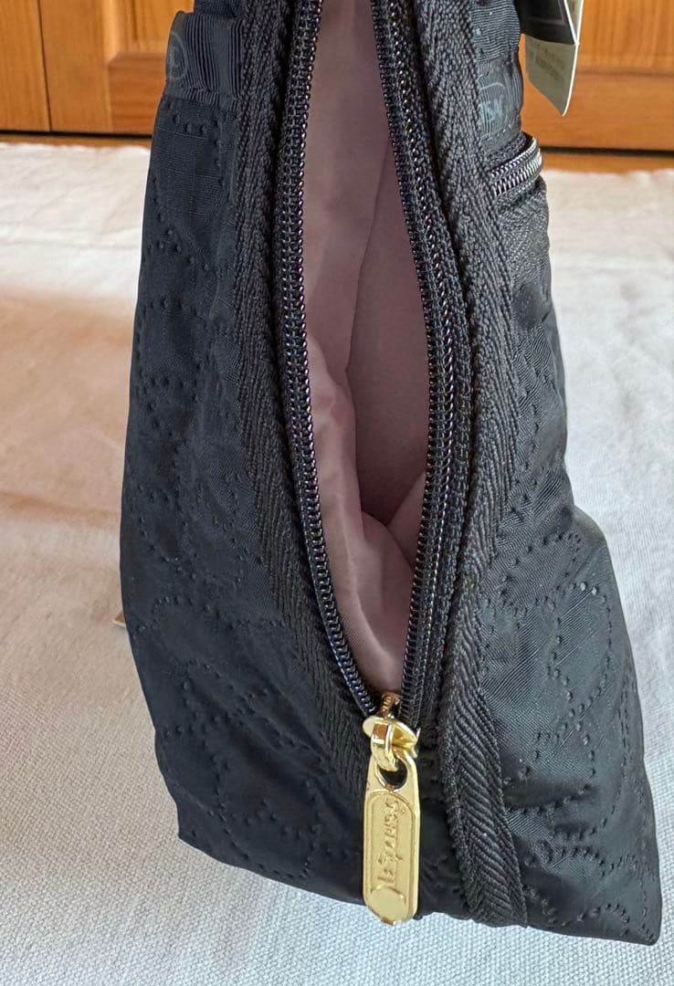 未使用 【LeSportsac 】ラージホーボ　ショルダー　パフィーブロッサムズ