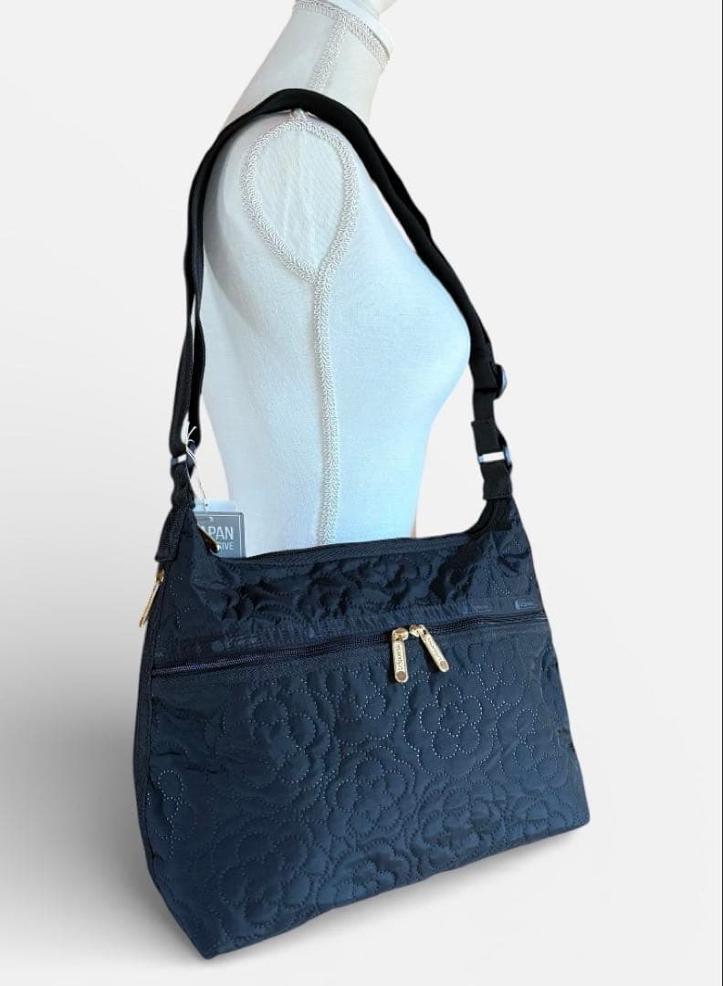 未使用 【LeSportsac 】ラージホーボ　ショルダー　パフィーブロッサムズ