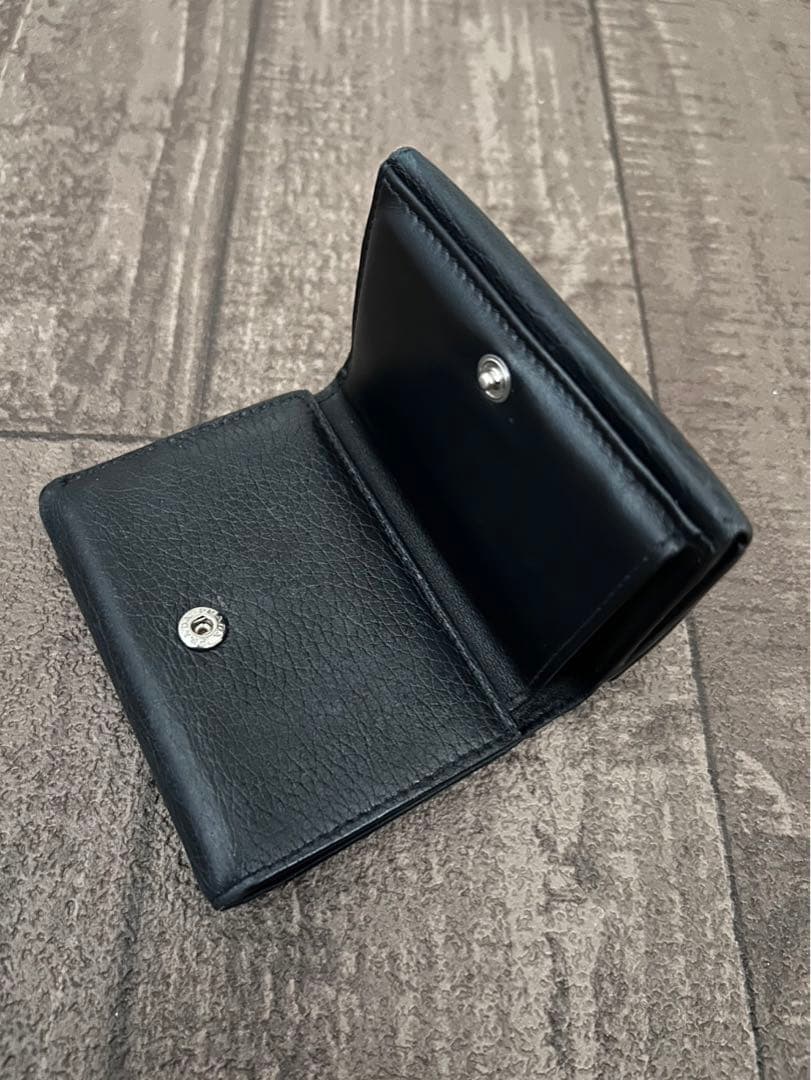 PRADA 三つ折り財布　BLACK レザー