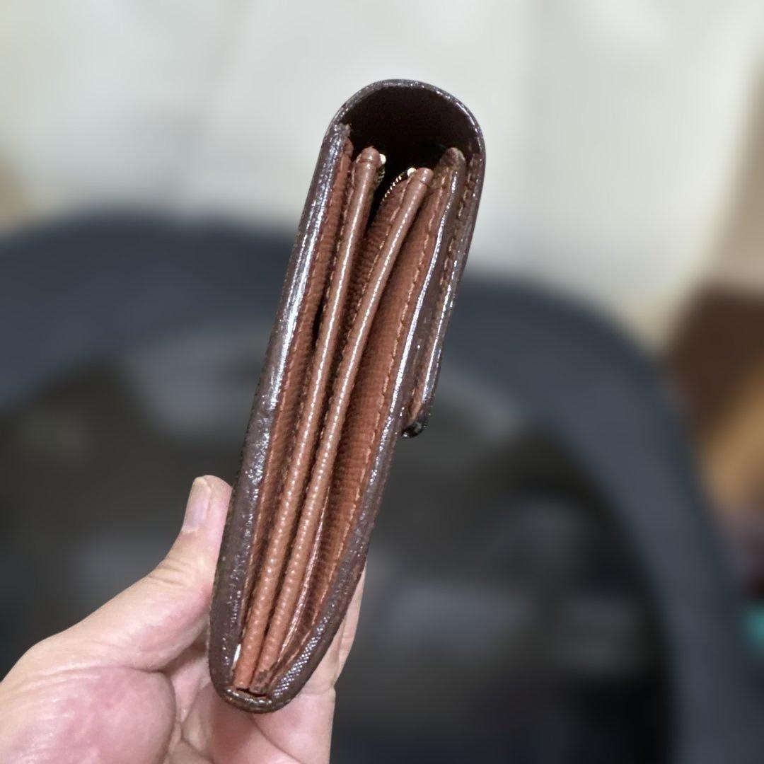 12☆外観美品/優良品♪カード10枚タイプ☆サラ長財布