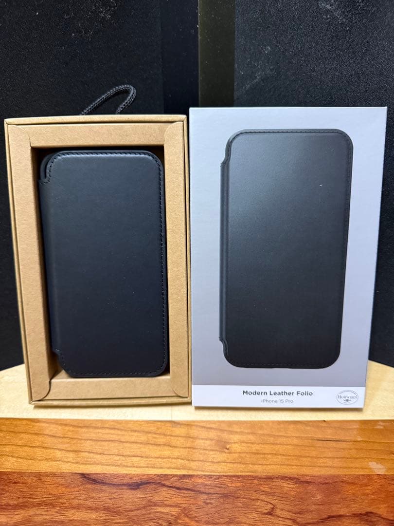 iPhoneアクセサリー NOMAD ModernLeatherFolio iPhone 15Pro