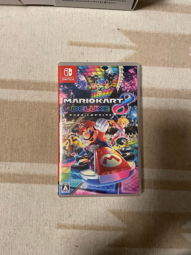 NintendoSwitch本体　マリオカート8➕コントローラ　早いもの勝ち❗️