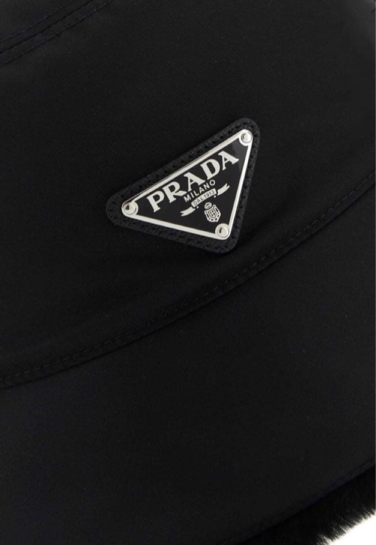 PRADA ノベルティ　ブラック バケットハット