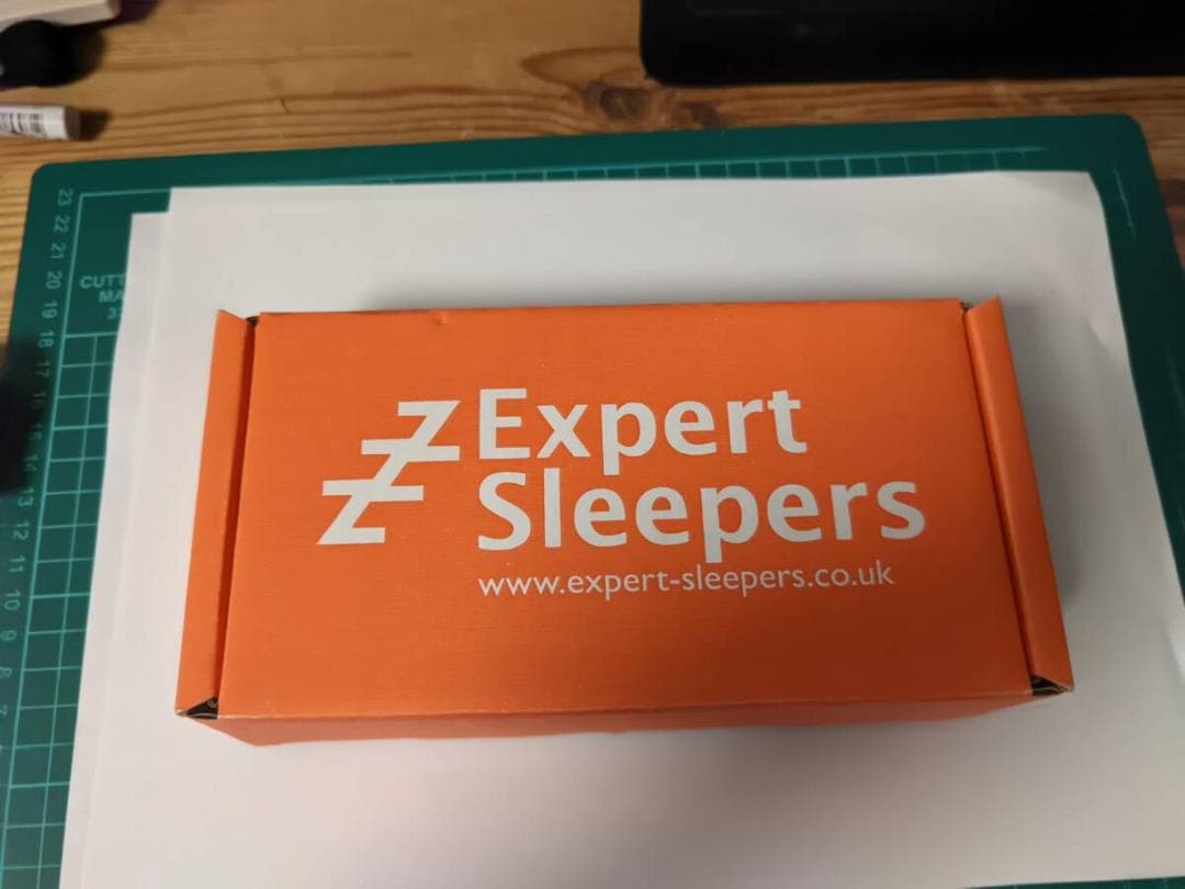 Expert Sleepers ES-8 モジュラーシンセインターフェース