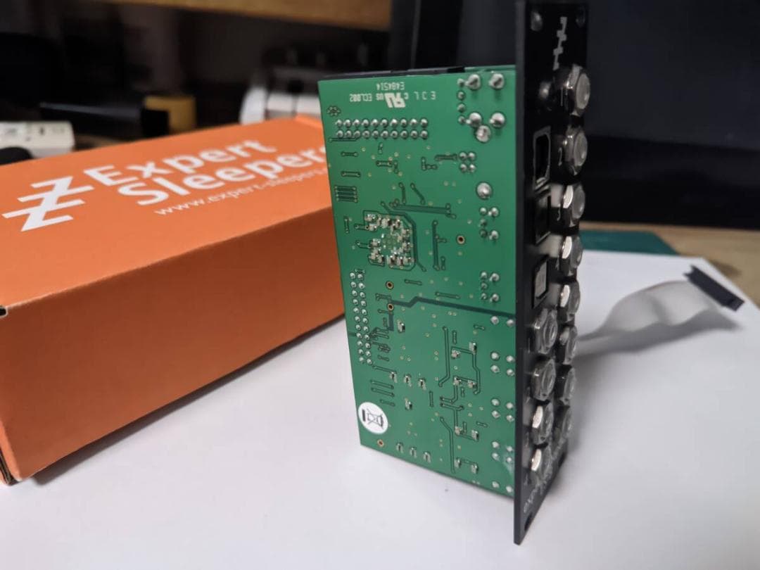 Expert Sleepers ES-8 モジュラーシンセインターフェース