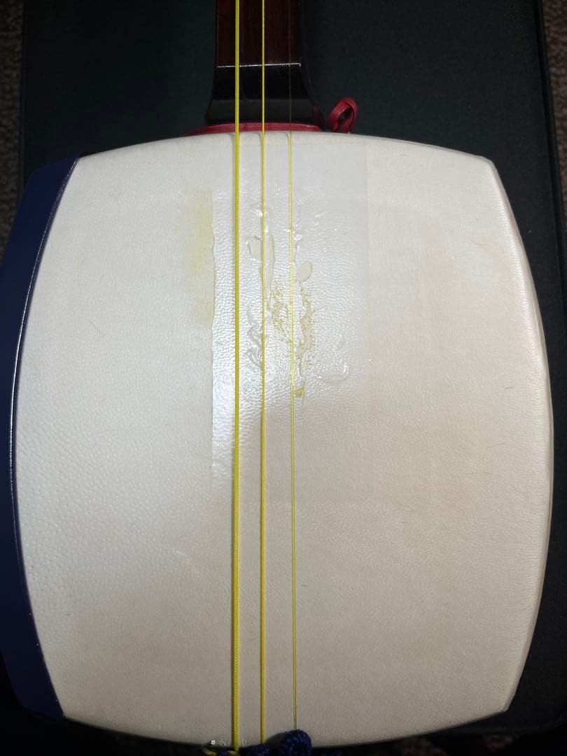 値下げしました。 津軽三味線 紅木 本鼈甲撥 超軽量ケース付き