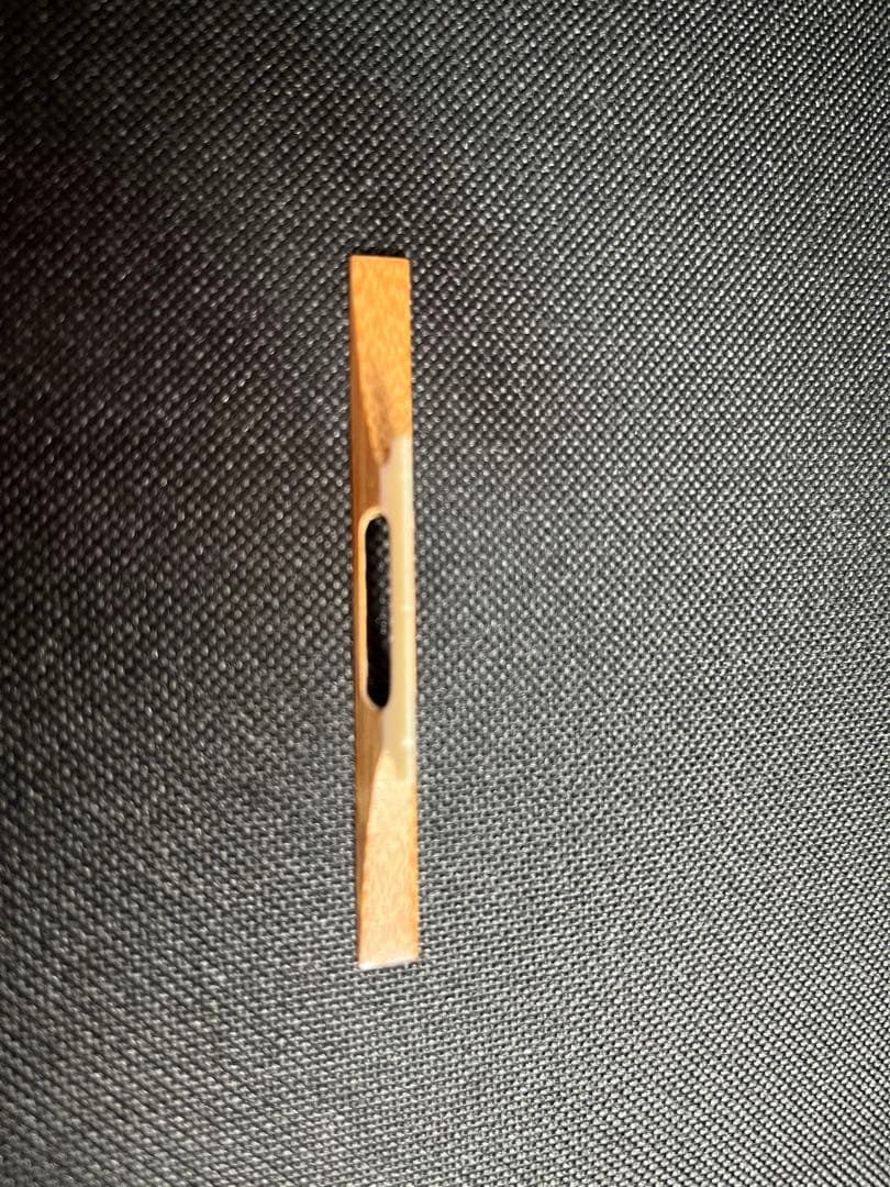 値下げしました。 津軽三味線 紅木 本鼈甲撥 超軽量ケース付き