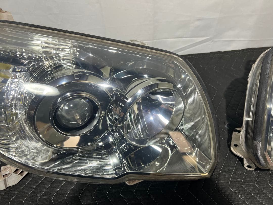 210 215 ハイラックス サーフ 後期 ヘッドライト　左右セット 刻印A