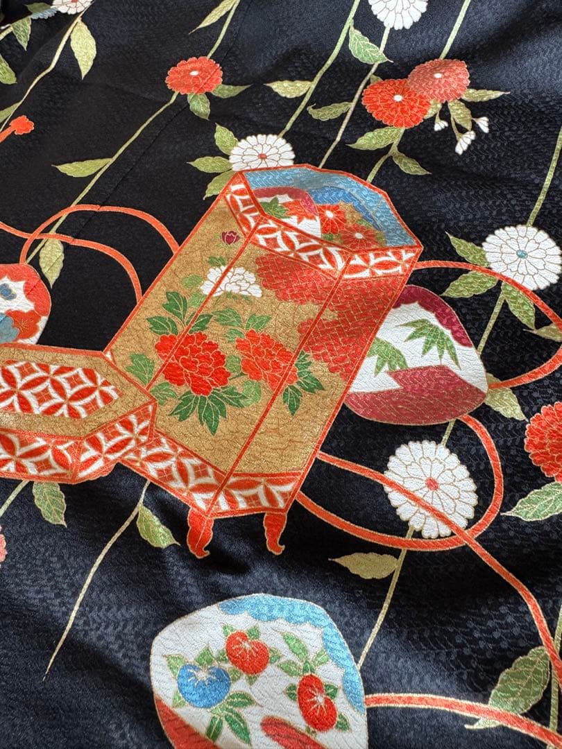 専用です★逸品　正絹綸子黒色に枝垂れ菊と貝桶文　七歳着物フルセット