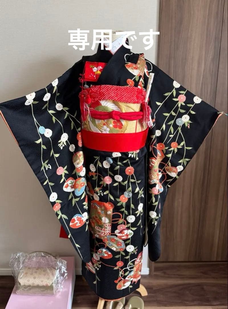 専用です★逸品　正絹綸子黒色に枝垂れ菊と貝桶文　七歳着物フルセット