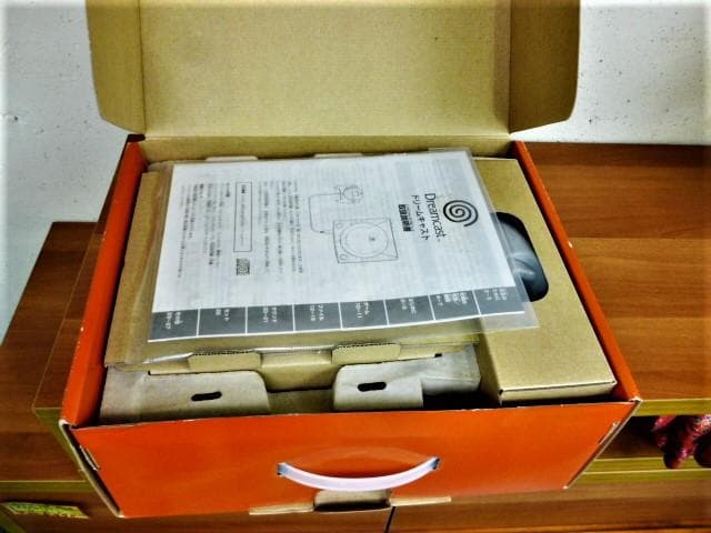 新品未使用未通電 セガ ドリームキャスト HKT-3000 湯川専務パッケージ