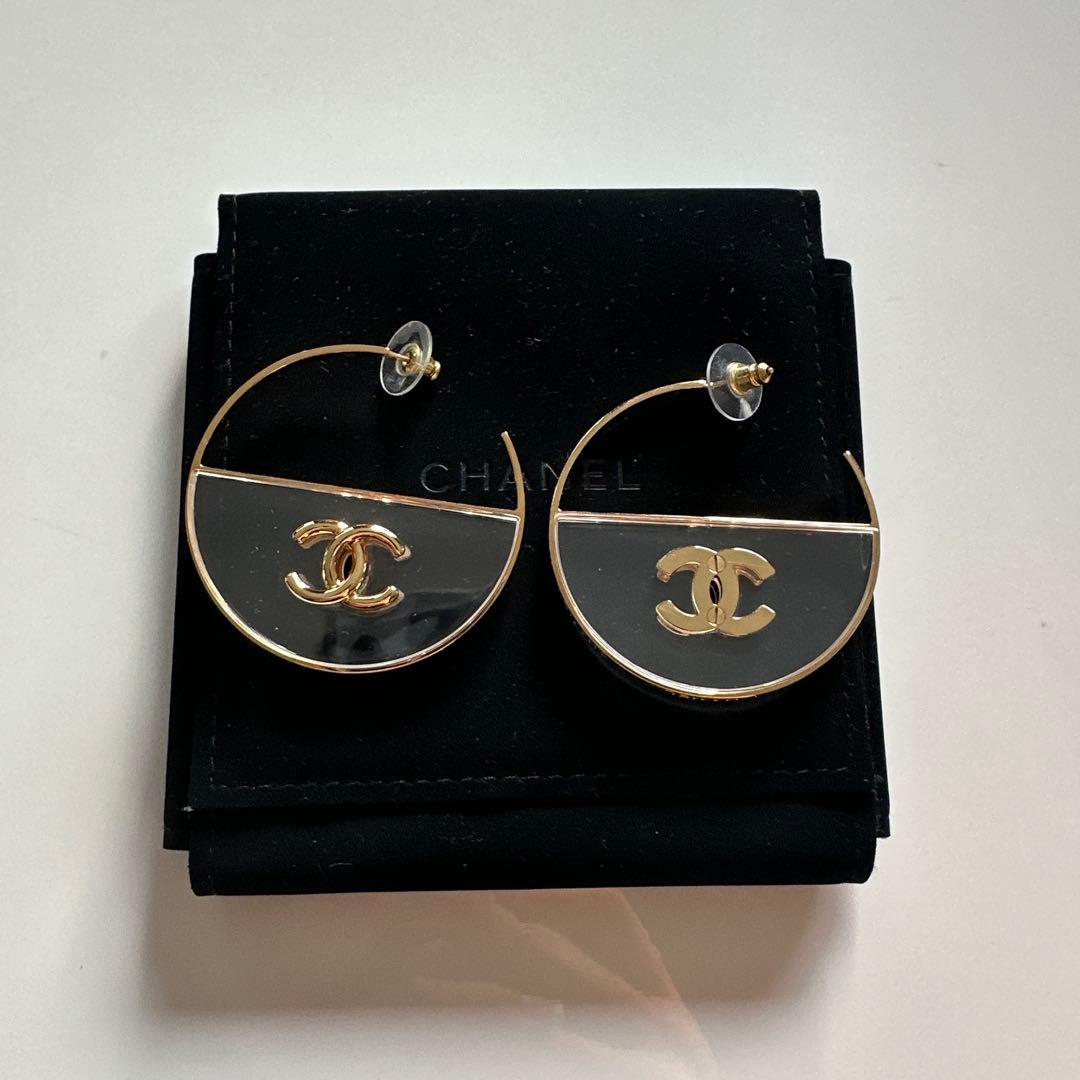 シャネル　ピアス　クリア　スケルトン　ゴールド　フープ