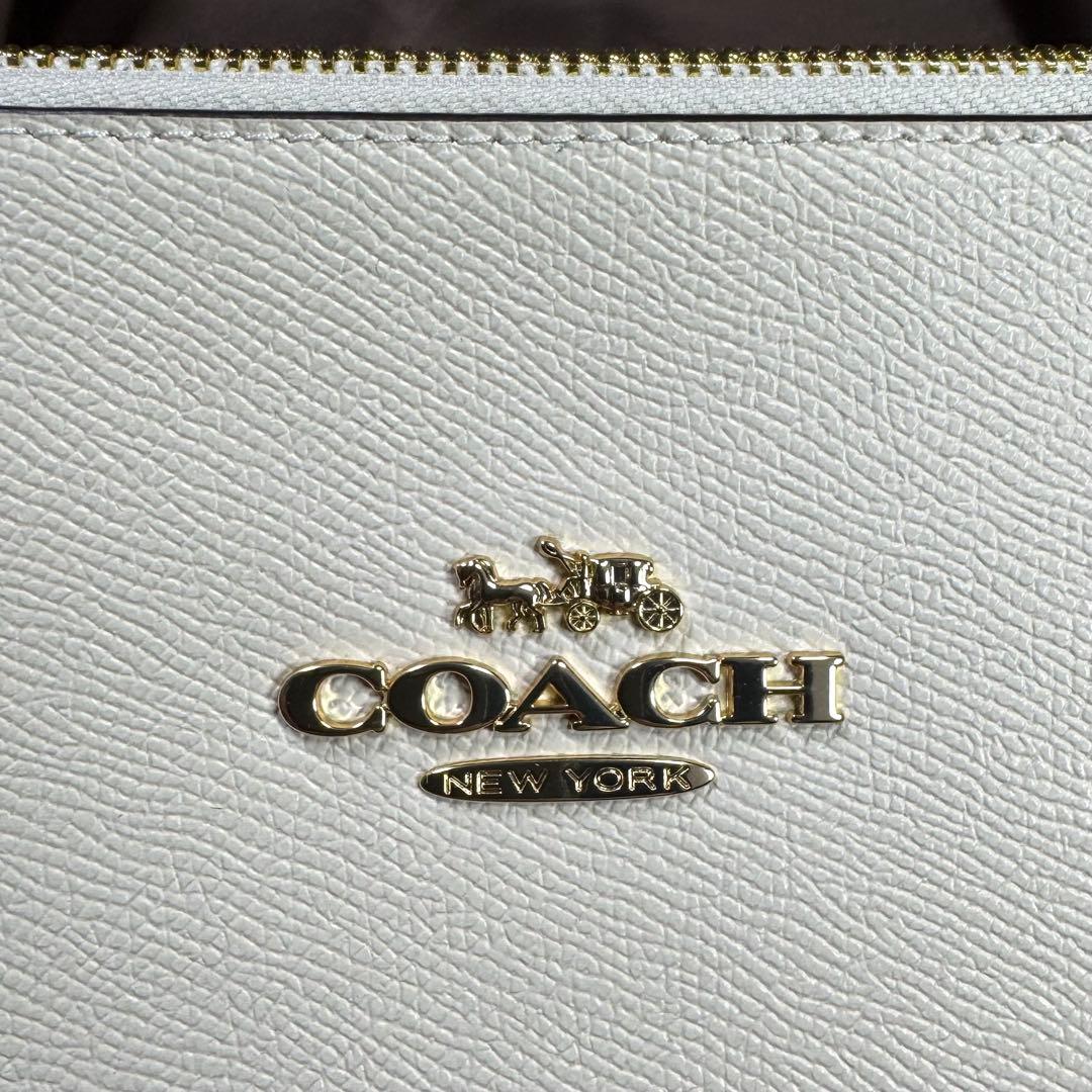 COACHコーチ ギャラリートートバック　チョーク（白色系）　未使用に近い