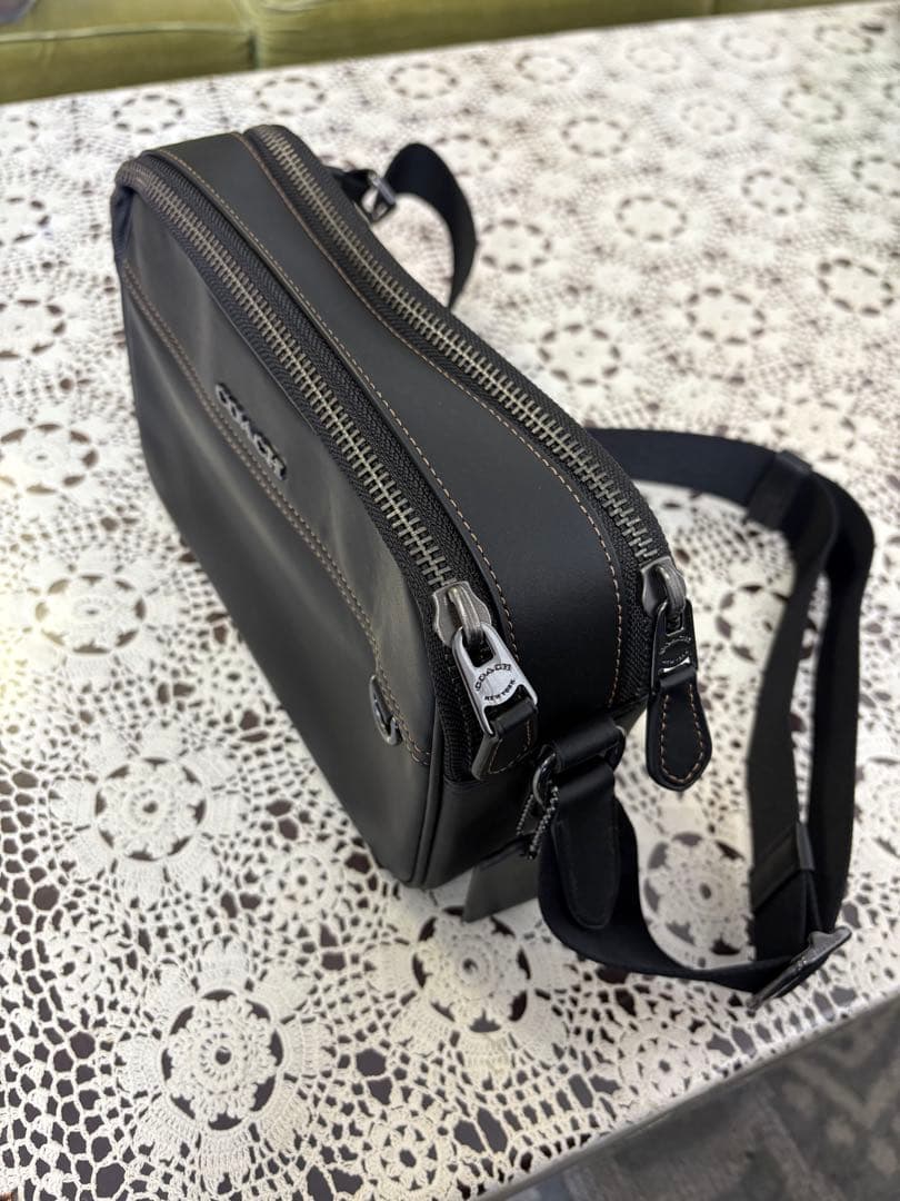 COACH ブラックレザー ショルダーバッグ