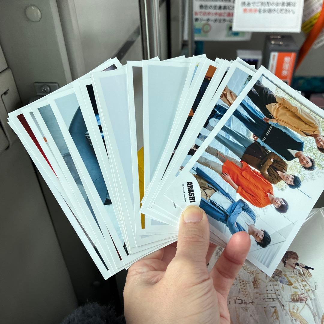 King & PrinceのコンサートDVDと嵐のプロマイドです。