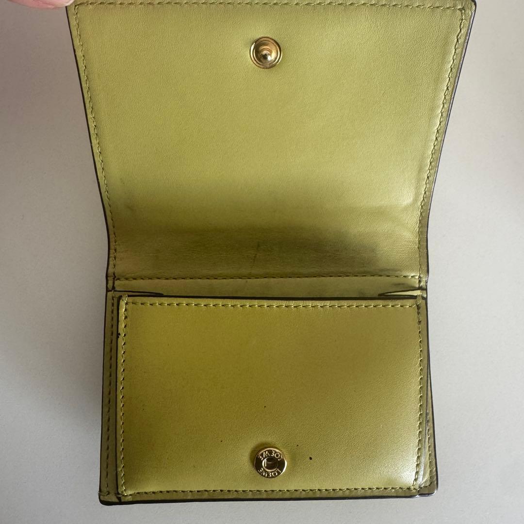 【SALE!】LOEWE エンボスロゴ レザー三つ折り財布