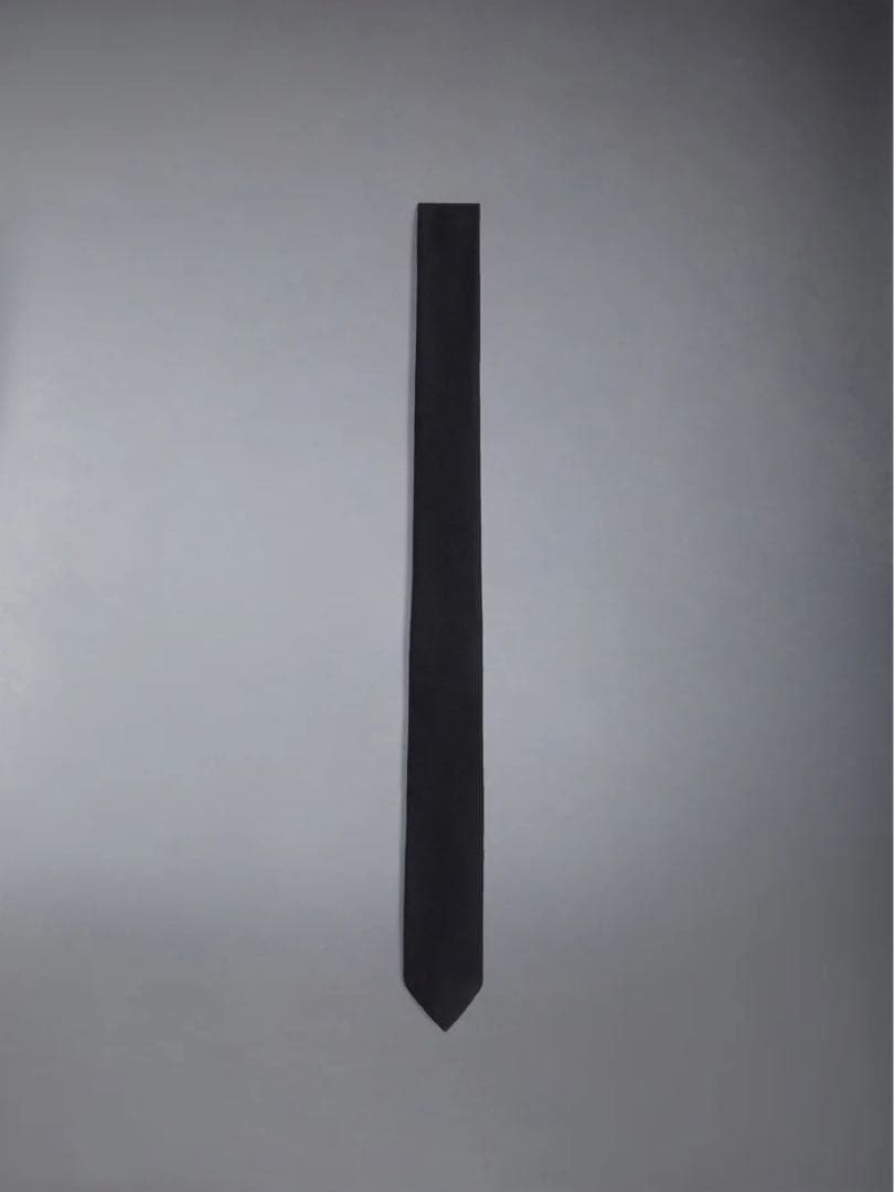 トムブラウン　ネイビーソリッドタイ　ウール