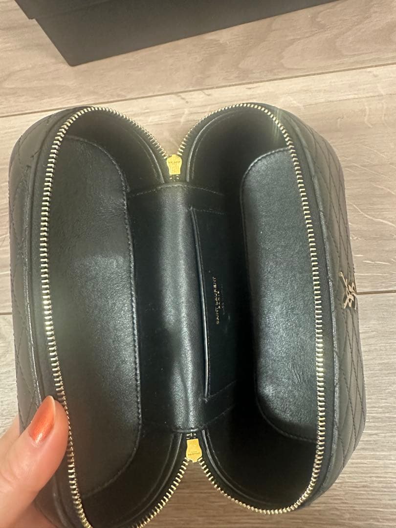 SAINT LAURENT ブラック レザー ショルダーバッグ