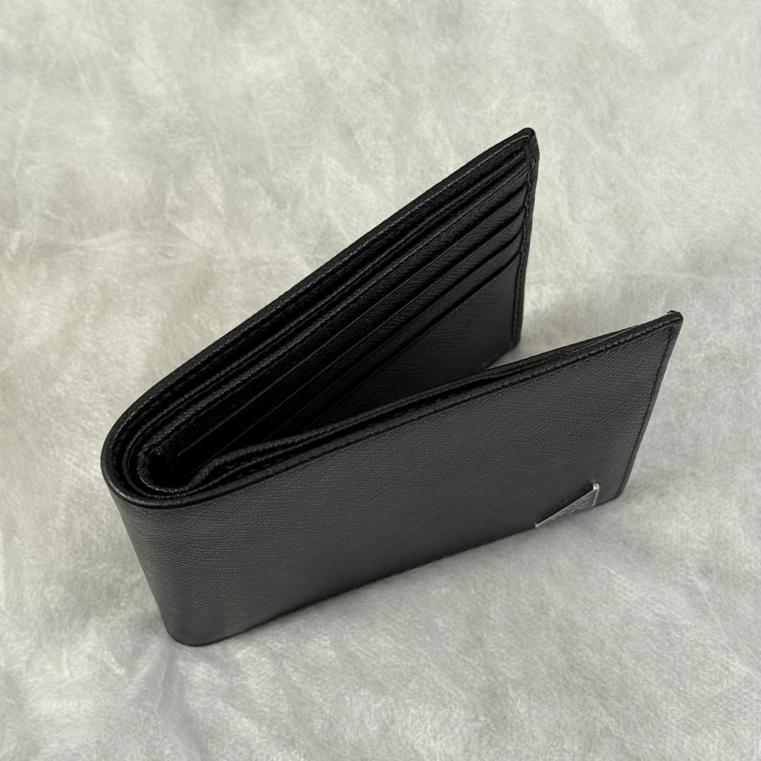 ⭐️未使用級⭐️　PRADA　サフィアーノトライアングル　二つ折り財布　ブラック