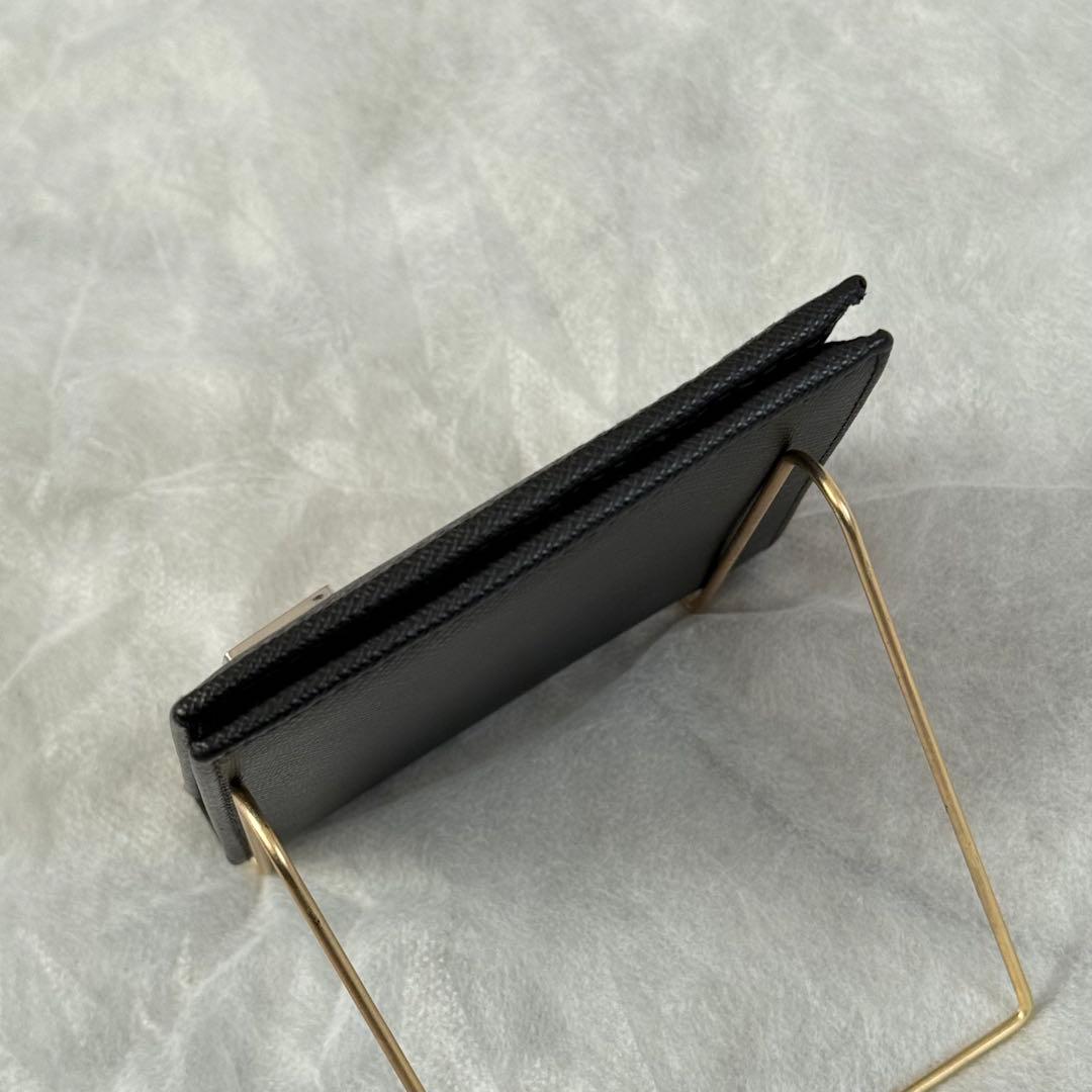 ⭐️未使用級⭐️　PRADA　サフィアーノトライアングル　二つ折り財布　ブラック