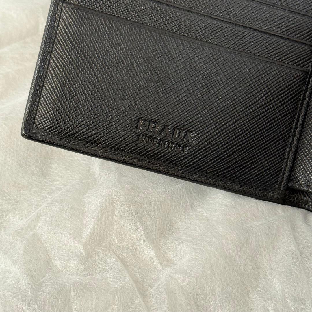 ⭐️未使用級⭐️　PRADA　サフィアーノトライアングル　二つ折り財布　ブラック