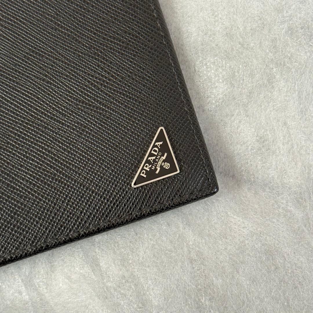 ⭐️未使用級⭐️　PRADA　サフィアーノトライアングル　二つ折り財布　ブラック