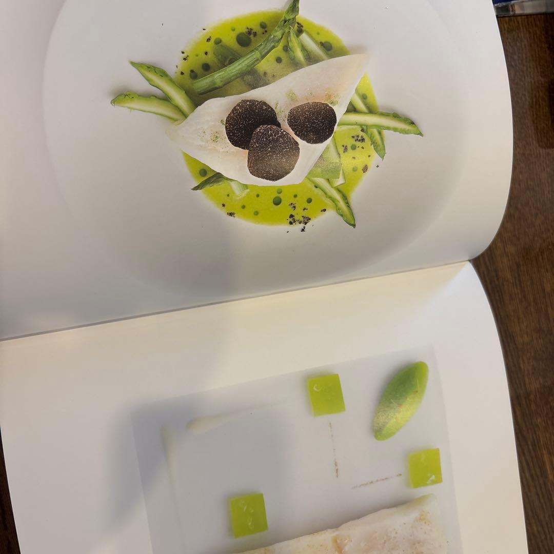 洋書 LE LIVRE BLANC ANNE-SOPHIE PIC