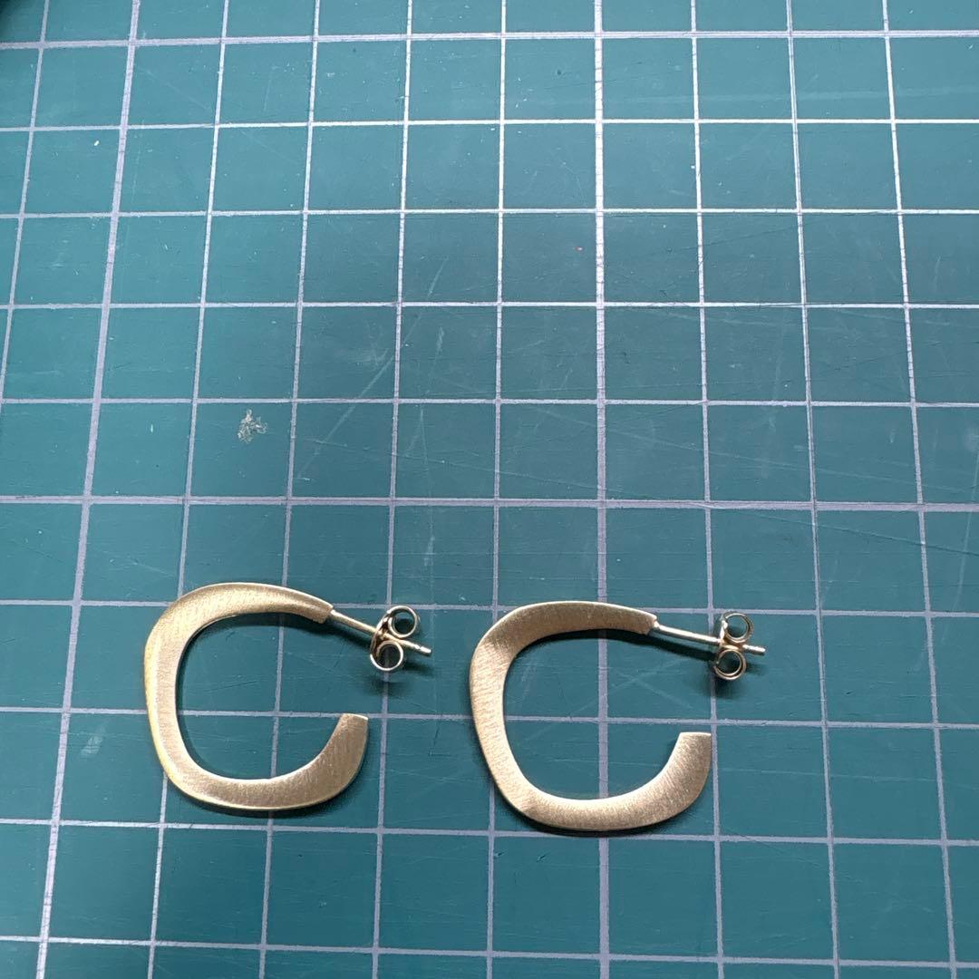 ブランイリス　ピアス