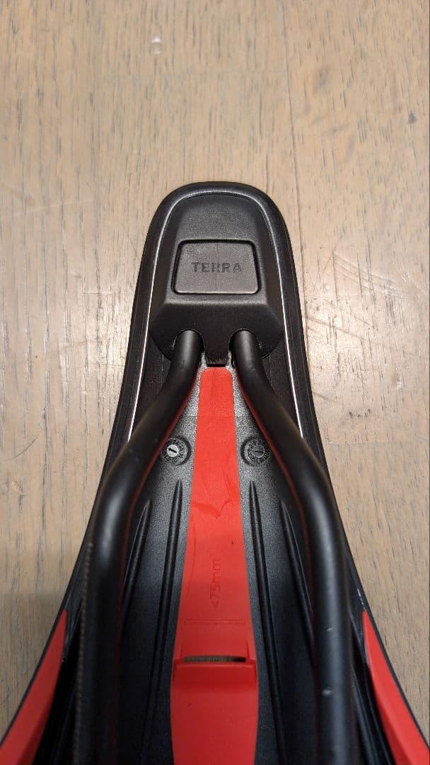 Fizik Terra Argo 150mm サドル ブロンプトン