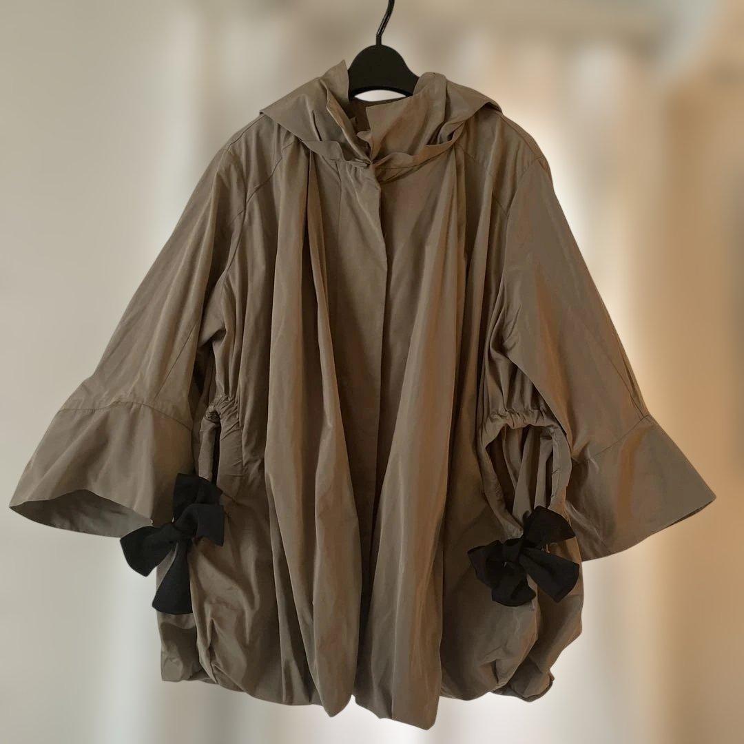 セール毎年完売商品美品BEARDSLEYタグ付バルーンリボンアウターモカ色