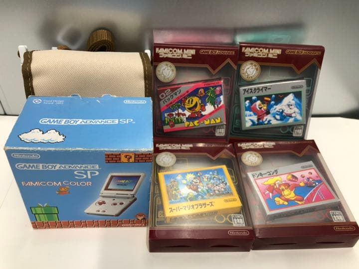 ゲームボーイアドバンスSP(ファミコンカラー)＆ゲームソフト4本セット