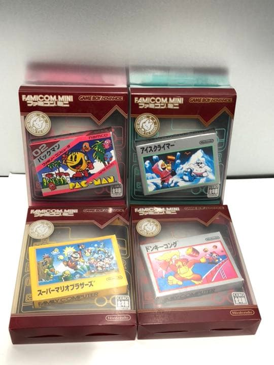 ゲームボーイアドバンスSP(ファミコンカラー)＆ゲームソフト4本セット