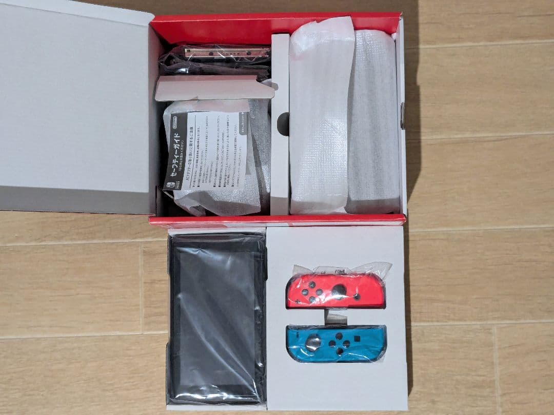 Nintendo Switch 本体　ネオンブルー/ネオンレッド