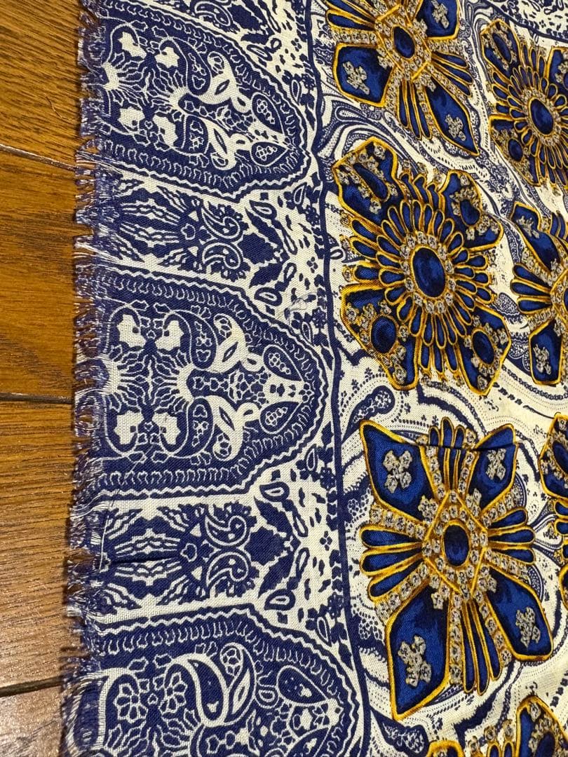 美品＊CHANEL 大判 スカーフ シルク ゴールド　ブルー　花柄　ゴージャス