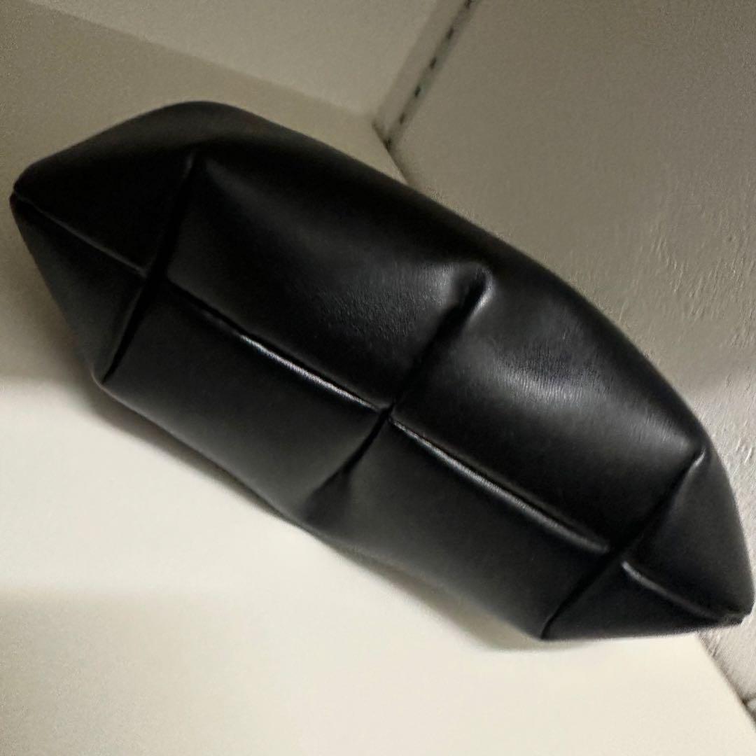 未使用に近い　Vivienne Westwood 黒 レザー ショルダーバッグ