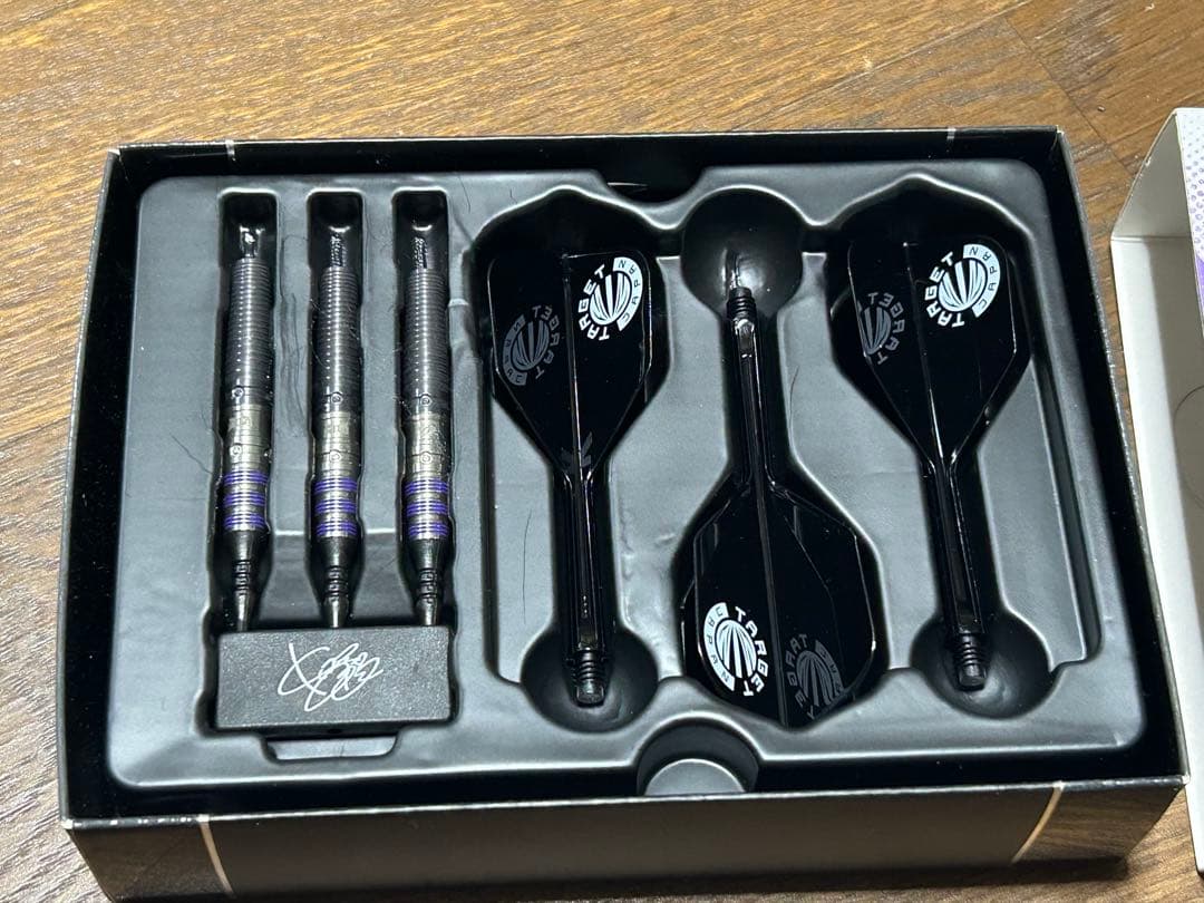 TARGET SOLO G8 エスダーツ限定版(小野恵太直筆サイン入り)