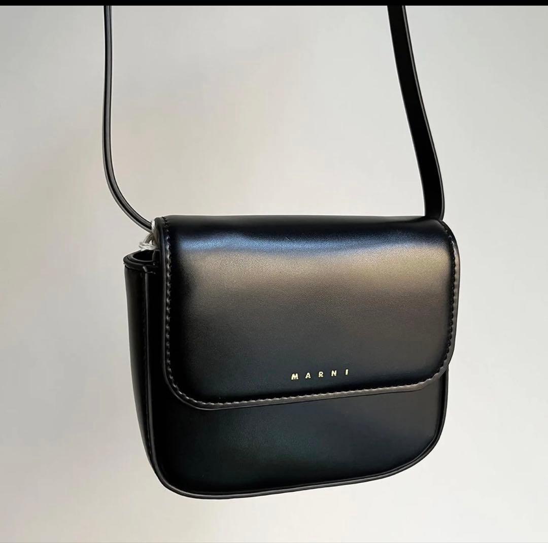 り*ご様 MARNI マルニ ミニショルダーバッグ黒
