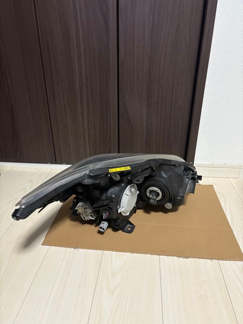 30プリウス後期 Ｇ's純正HIDヘッドライト